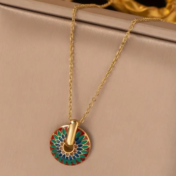 Necklace and Earring Set in Golden Painted Daisy Boho Design - Picture 3 of 5